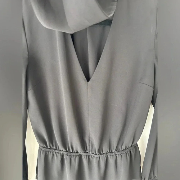 Aritzia Babaton collard plunge attached scarf  top - Picture 10 of 13